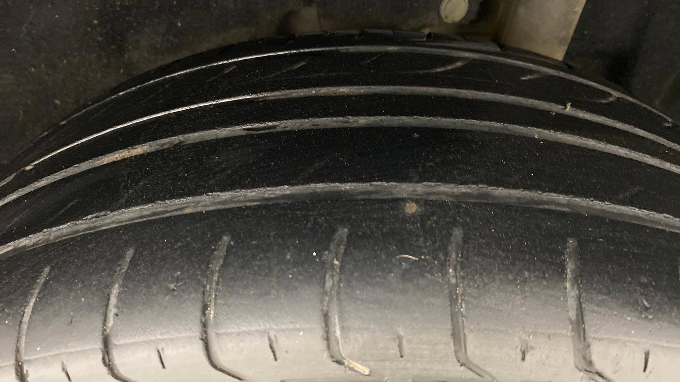 2016 Maruti Vitara Brezza VDI OPT, Diesel, Manual, 78,393 km, Left Rear Tyre Tread