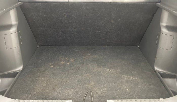 2016 Maruti Vitara Brezza VDI OPT, Diesel, Manual, 78,393 km, Boot Inside