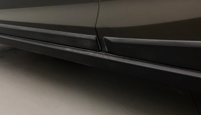 2017 Honda WR-V 1.2L I-VTEC VX MT, Petrol, Manual, 42,754 km, Left running board - Minor scratches