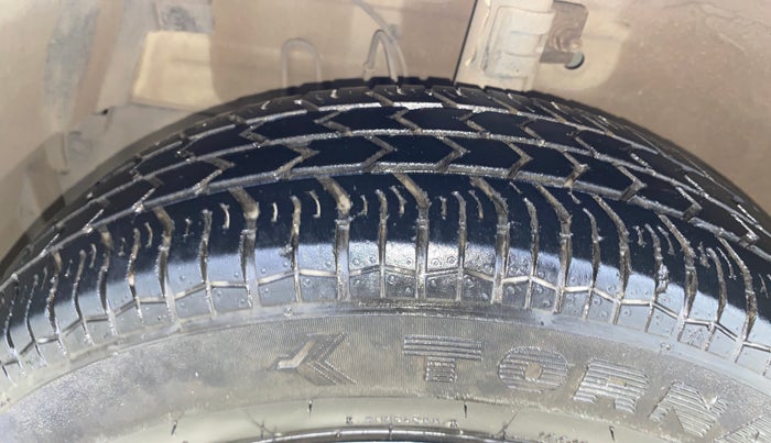 2021 Maruti Swift Dzire TOUR S-CNG (O), CNG, Manual, 28,460 km, Left Front Tyre Tread