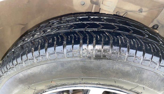 2021 Maruti Swift Dzire TOUR S-CNG (O), CNG, Manual, 28,460 km, Right Front Tyre Tread