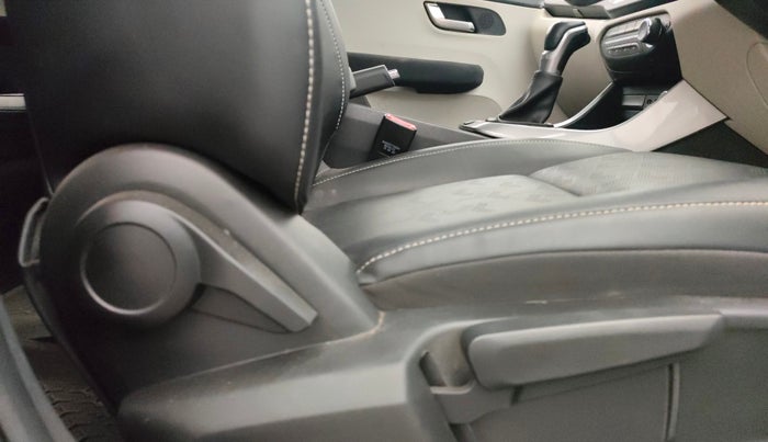 2022 Tata ALTROZ XZA PLUS, Petrol, Automatic, 39,618 km, Driver Side Adjustment Panel