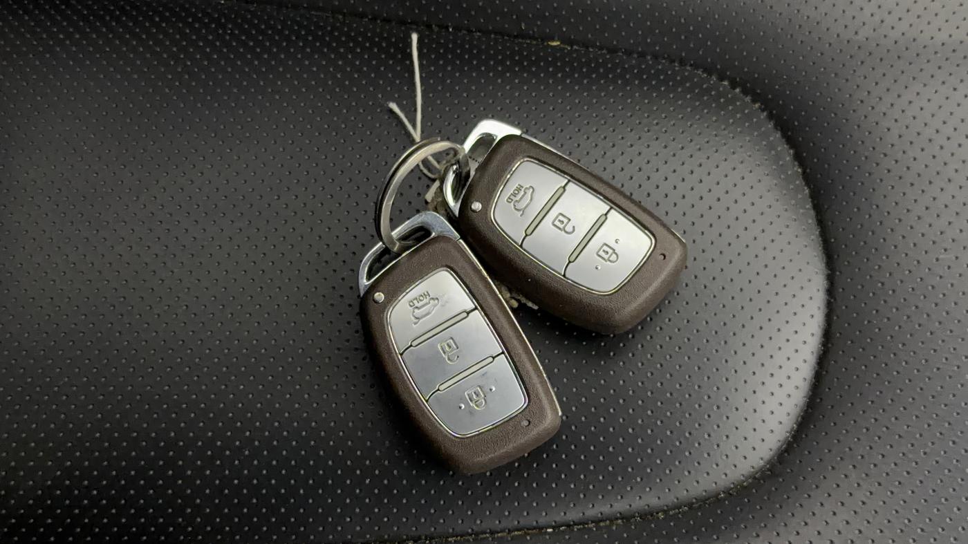 2023 Hyundai Creta S PLUS KNIGHT 1.5 PETROL, Petrol, Manual, 48,956 km, Key Close Up