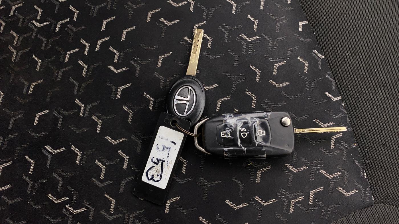 2020 Tata Tiago XZ PLUS DUAL TONE PETROL, Petrol, Manual, 43,671 km, Key Close Up