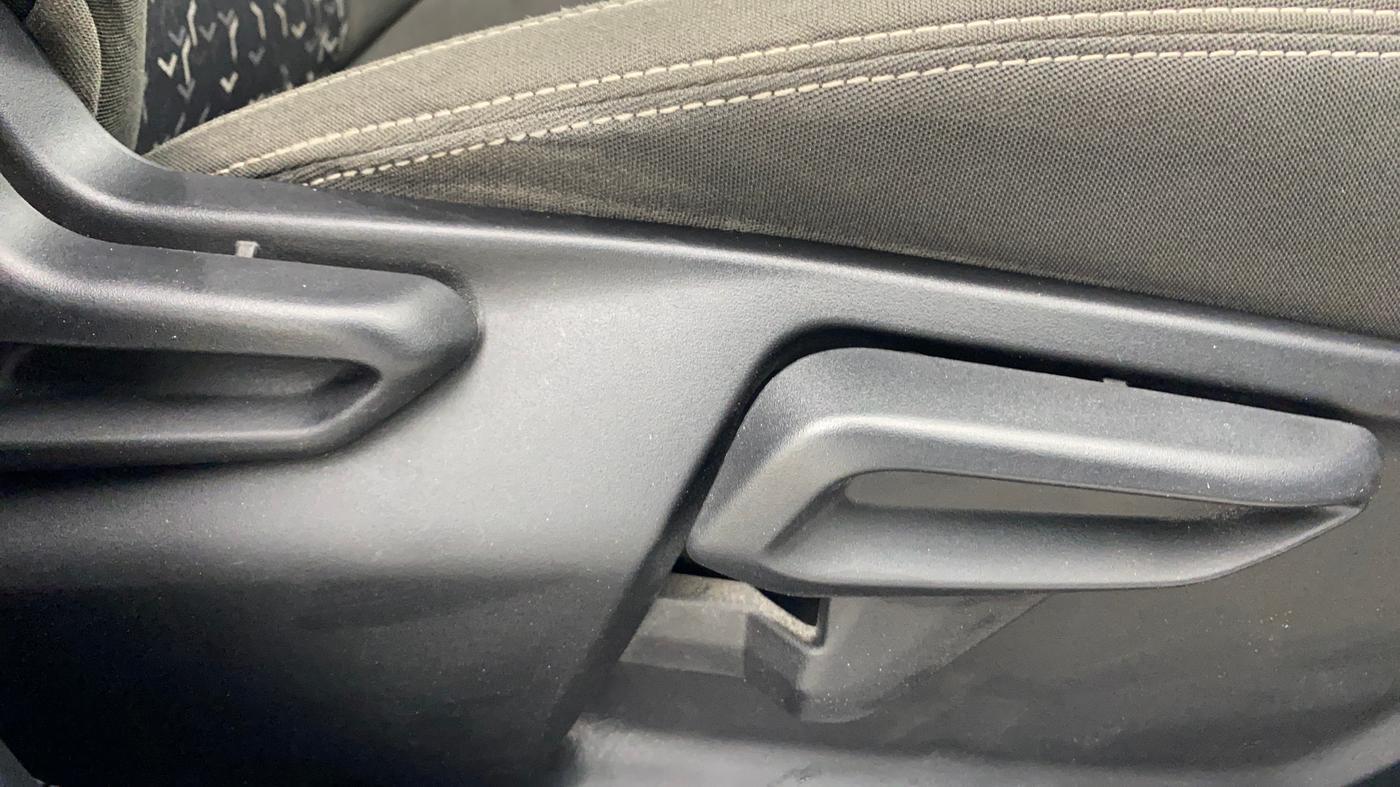 2020 Tata Tiago XZ PLUS DUAL TONE PETROL, Petrol, Manual, 43,671 km, Driver Side Adjustment Panel