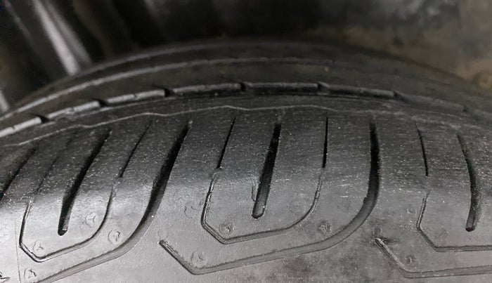 2015 Volkswagen Polo GT TSI 1.2 PETROL AT, Petrol, Automatic, 79,406 km, Right Rear Tyre Tread