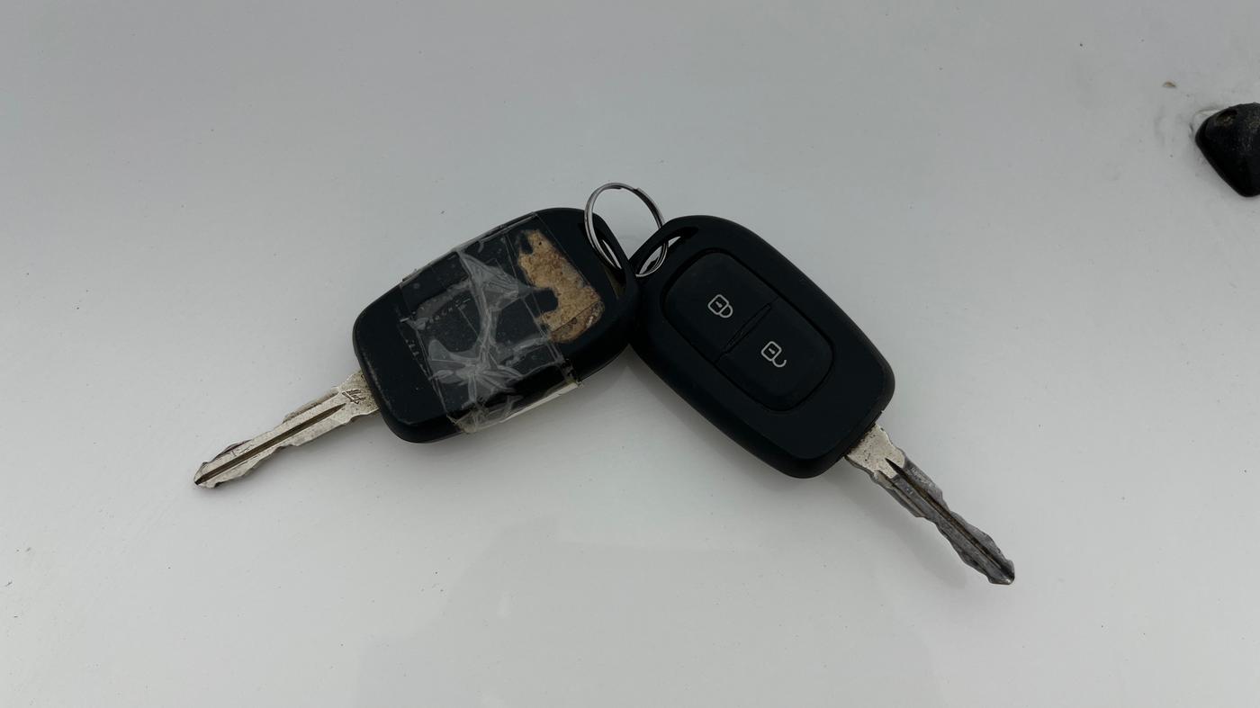 2019 Renault TRIBER RXL MT, Petrol, Manual, 1,06,801 km, Key Close Up