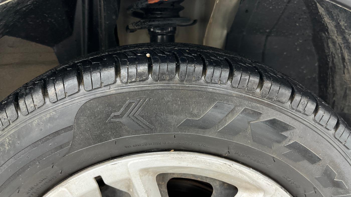 2019 Renault TRIBER RXL MT, Petrol, Manual, 1,06,801 km, Right Front Tyre Tread