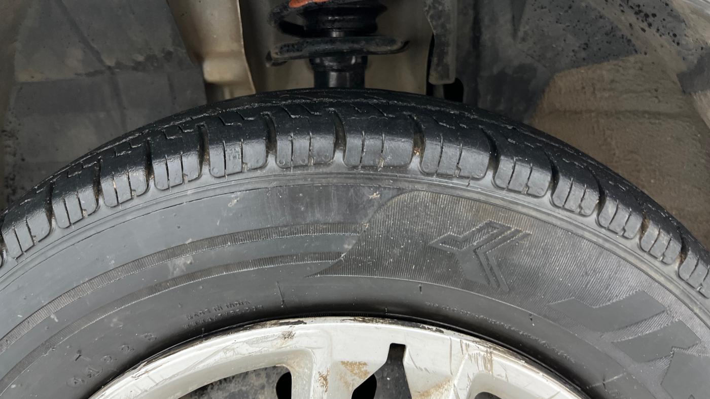 2019 Renault TRIBER RXL MT, Petrol, Manual, 1,06,801 km, Left Front Tyre Tread