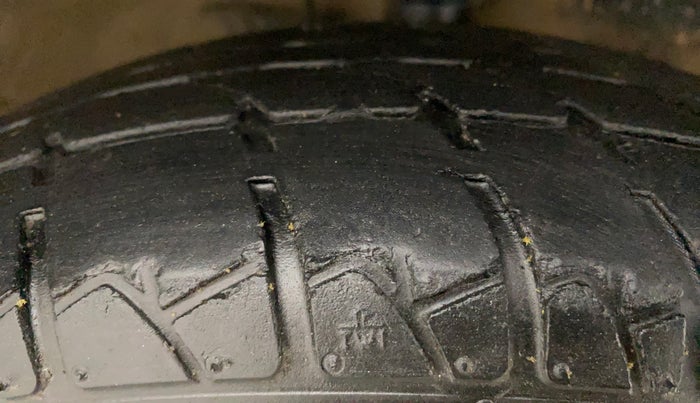 2018 Maruti Wagon R 1.0 LXI CNG, CNG, Manual, 93,462 km, Right Front Tyre Tread