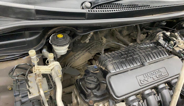 2017 Honda WR-V 1.2L I-VTEC VX MT, Petrol, Manual, 37,478 km, Bonnet (hood) - Cowl vent panel has minor damage