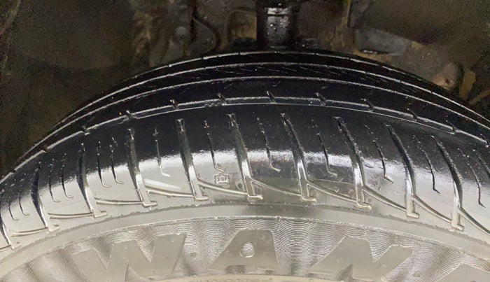 2018 Renault Duster RXS CVT, Petrol, Automatic, 88,063 km, Right Front Tyre Tread