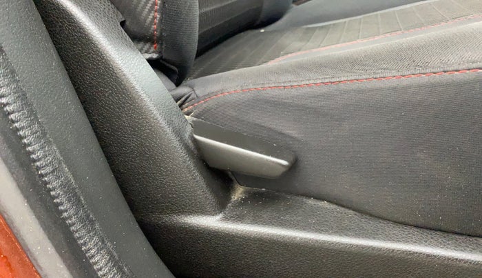 2018 Renault Duster RXS CVT, Petrol, Automatic, 88,063 km, Driver Side Adjustment Panel