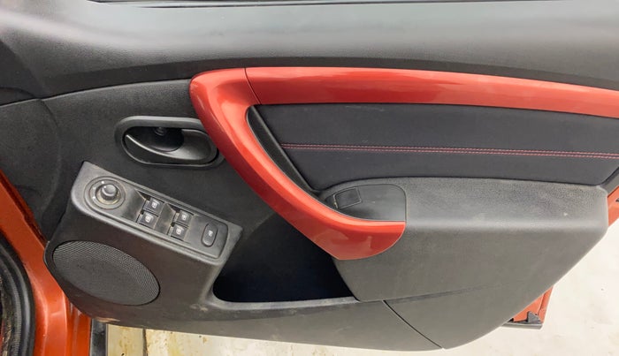 2018 Renault Duster RXS CVT, Petrol, Automatic, 88,063 km, Driver Side Door Panels Control