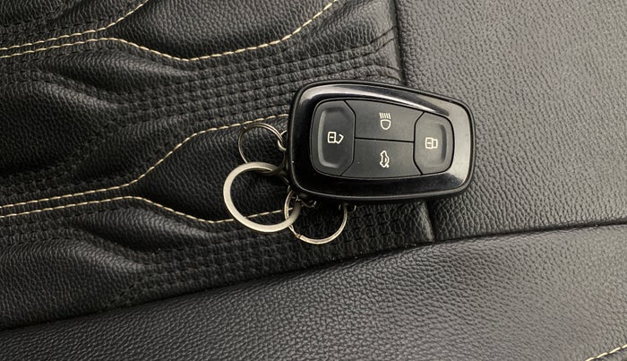 2020 Tata ALTROZ XZ PETROL, Petrol, Manual, 25,134 km, Key Close Up