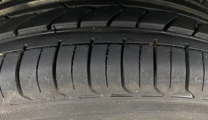 2020 Tata ALTROZ XZ PETROL, Petrol, Manual, 25,134 km, Right Rear Tyre Tread