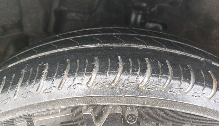 2014 Maruti Celerio VXI AMT, Petrol, Automatic, 64,789 km, Left Front Tyre Tread