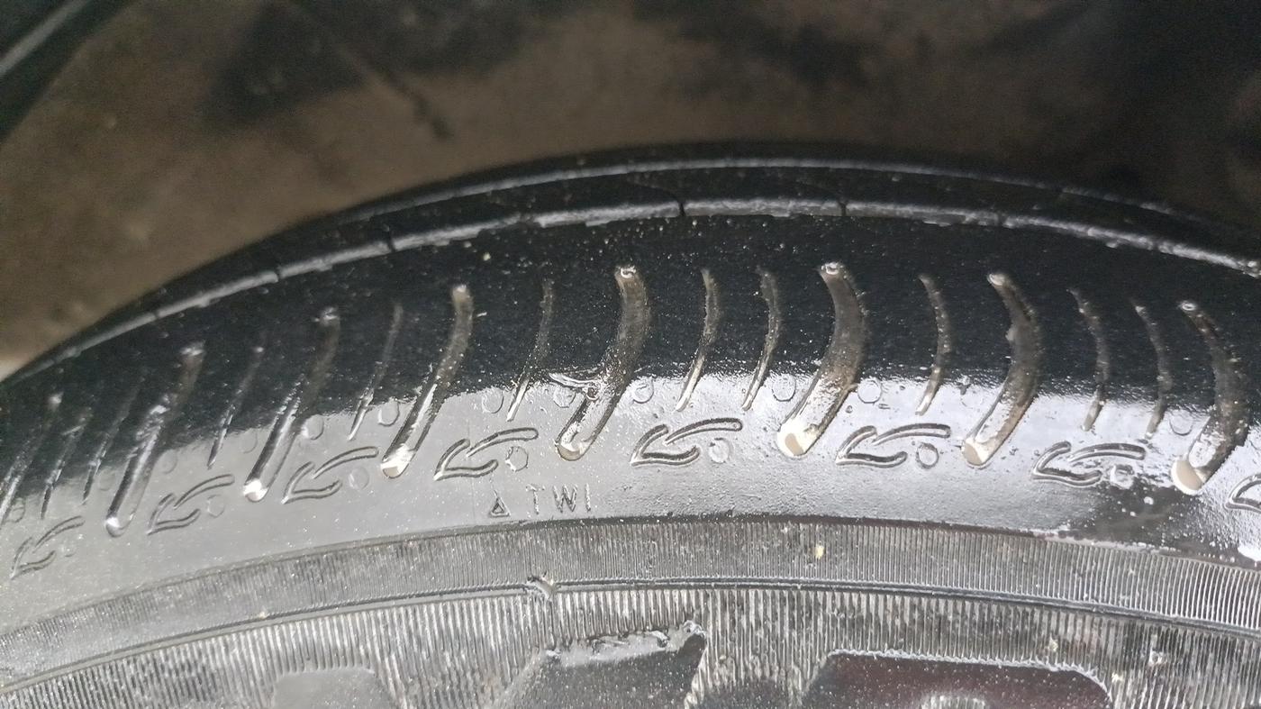 2014 Maruti Celerio VXI AMT, Petrol, Automatic, 64,789 km, Right Front Tyre Tread