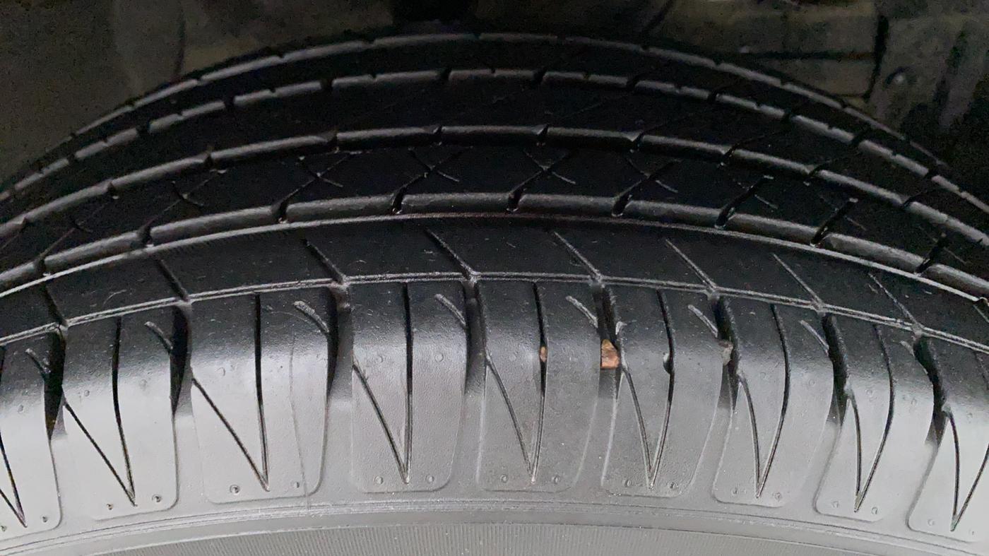 2017 Maruti Vitara Brezza ZDI PLUS, Diesel, Manual, 45,475 km, Right Front Tyre Tread