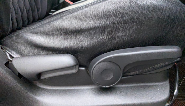 2017 Maruti Vitara Brezza ZDI PLUS, Diesel, Manual, 45,475 km, Driver Side Adjustment Panel