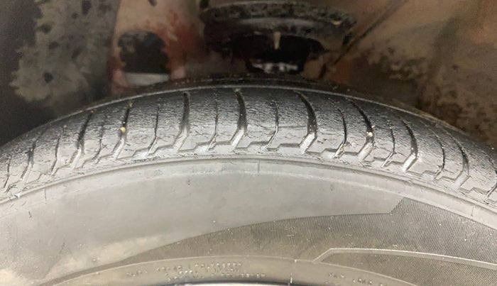 2017 Hyundai Elite i20 ASTA 1.4 CRDI, Diesel, Manual, 1,31,421 km, Left Front Tyre Tread