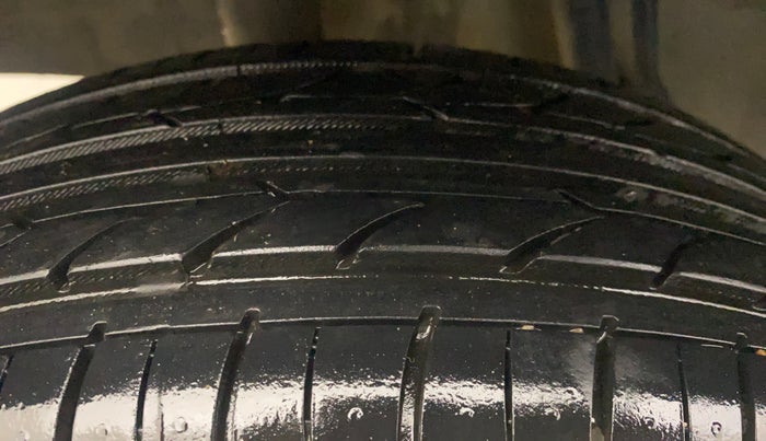 2019 Renault Kwid RXT 1.0 (O), Petrol, Manual, 14,588 km, Right Rear Tyre Tread