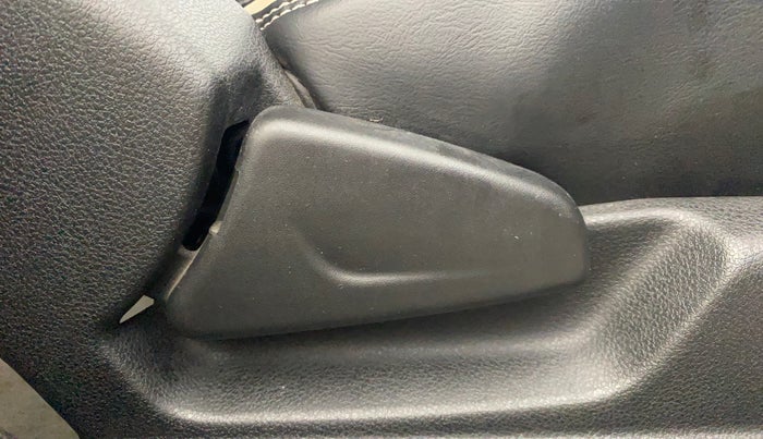 2019 Renault Kwid RXT 1.0 (O), Petrol, Manual, 14,588 km, Driver Side Adjustment Panel