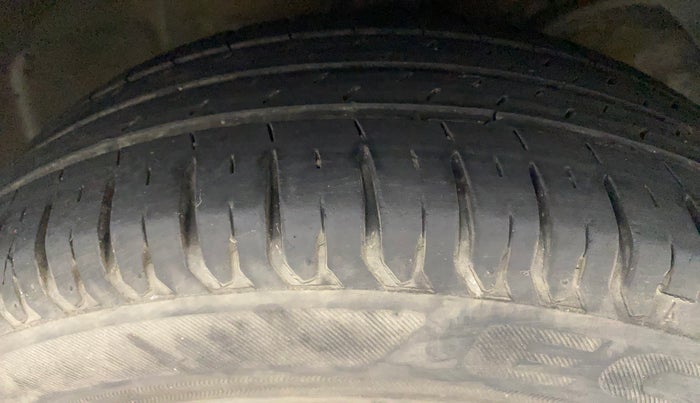 2021 Maruti Dzire ZXI, Petrol, Manual, 36,891 km, Right Front Tyre Tread