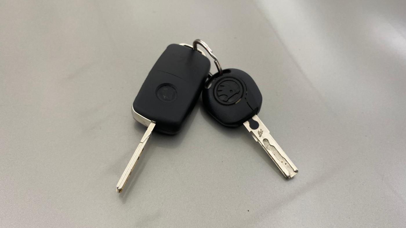 2016 Skoda Rapid STYLE 1.6 MPI AT, Petrol, Automatic, 61,090 km, Key Close Up