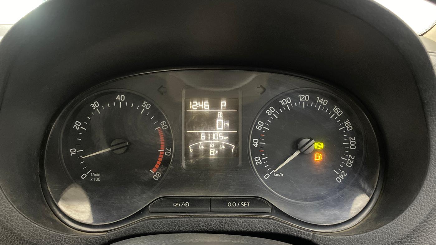 2016 Skoda Rapid STYLE 1.6 MPI AT, Petrol, Automatic, 61,090 km, Odometer Image