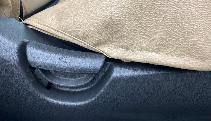 2019 Hyundai Grand i10 SPORTZ 1.2 KAPPA VTVT, Petrol, Manual, 2,05,020 km, Driver Side Adjustment Panel