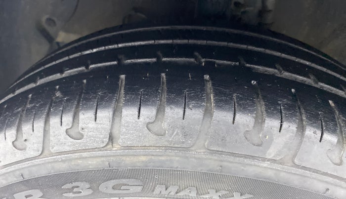 2019 Hyundai Grand i10 SPORTZ 1.2 KAPPA VTVT, Petrol, Manual, 2,05,020 km, Left Front Tyre Tread