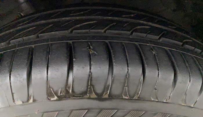 2015 Maruti Swift ZXI, Petrol, Manual, 52,763 km, Left Front Tyre Tread