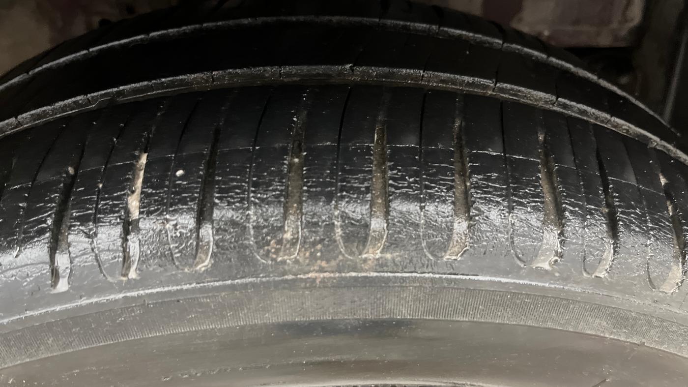 2014 Honda Amaze 1.2L I-VTEC S, Petrol, Manual, 76,124 km, Right Front Tyre Tread