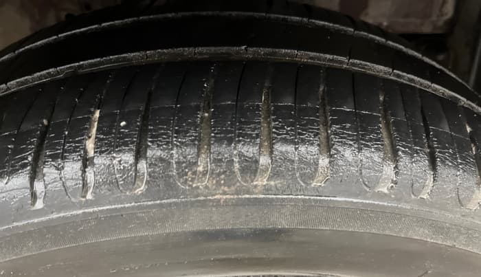 2014 Honda Amaze 1.2L I-VTEC S, Petrol, Manual, 76,019 km, Right Front Tyre Tread