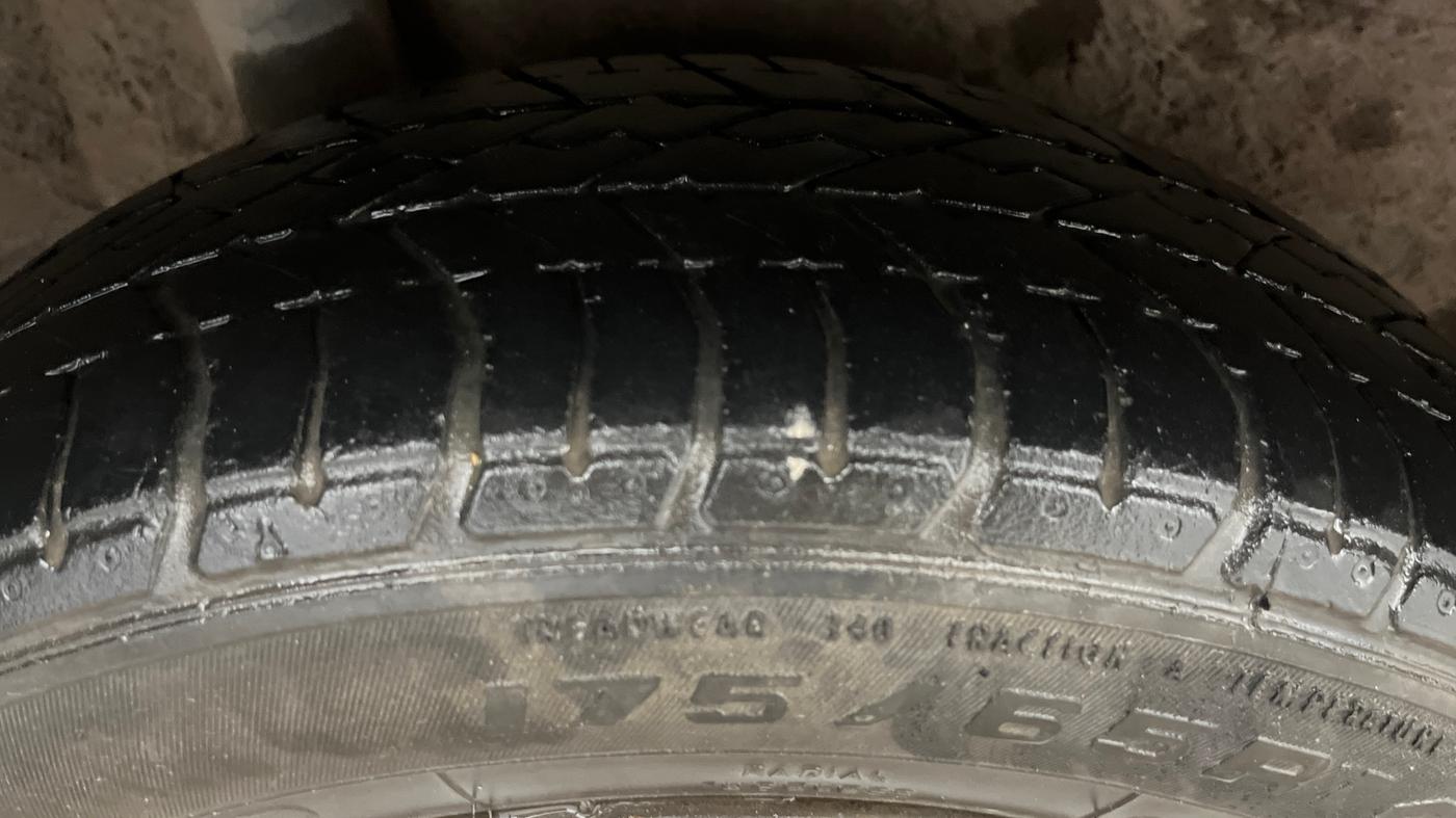2014 Honda Amaze 1.2L I-VTEC S, Petrol, Manual, 76,124 km, Right Rear Tyre Tread