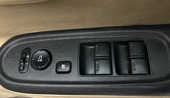 2014 Honda Amaze 1.2L I-VTEC S, Petrol, Manual, 76,019 km, Driver Side Door Panels Control