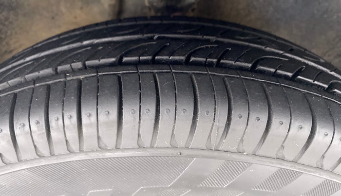 2013 Maruti Alto 800 LXI, Petrol, Manual, 49,169 km, Right Front Tyre Tread