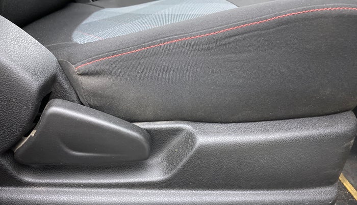 2020 Renault Kwid RXT 0.8, Petrol, Manual, 22,726 km, Driver Side Adjustment Panel