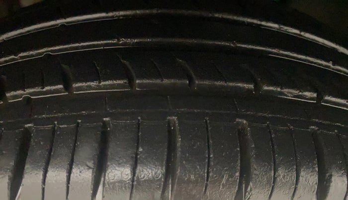 2021 Nissan Kicks XV PREMIUM TURBO 1.3 CVT, Petrol, Automatic, 39,115 km, Left Front Tyre Tread