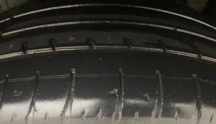 2021 Nissan Kicks XV PREMIUM TURBO 1.3 CVT, Petrol, Automatic, 39,115 km, Left Rear Tyre Tread