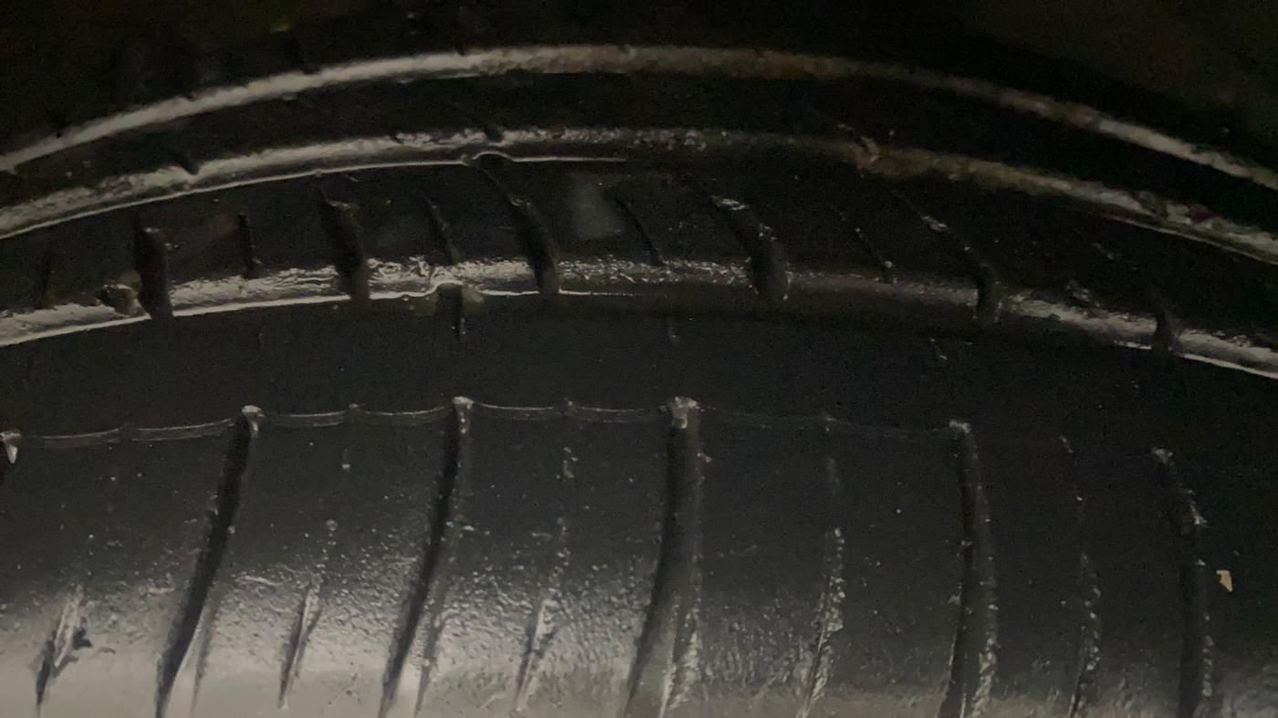 2021 Nissan Kicks XV PREMIUM TURBO 1.3 CVT, Petrol, Automatic, 39,115 km, Right Front Tyre Tread