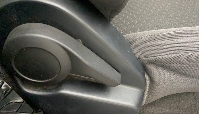2021 Tata ALTROZ XE PETROL, Petrol, Manual, 20,428 km, Driver Side Adjustment Panel