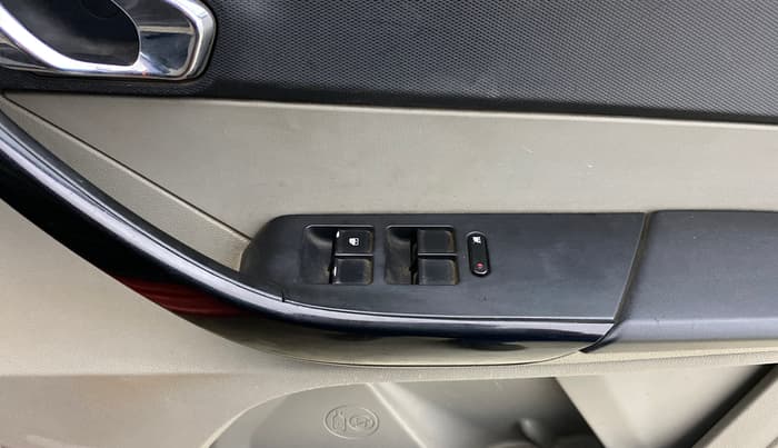 2018 Tata Tiago XZ DIESEL, Diesel, Manual, 1,02,782 km, Driver Side Door Panels Control
