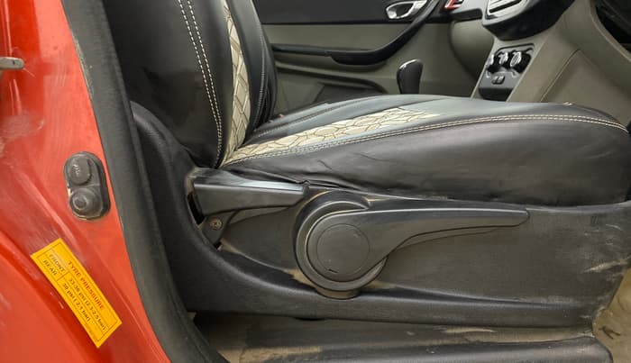 2018 Tata Tiago XZ DIESEL, Diesel, Manual, 1,02,782 km, Driver Side Adjustment Panel