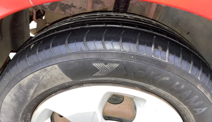 2018 Tata Tiago XZ DIESEL, Diesel, Manual, 1,02,782 km, Right Rear Tyre Tread