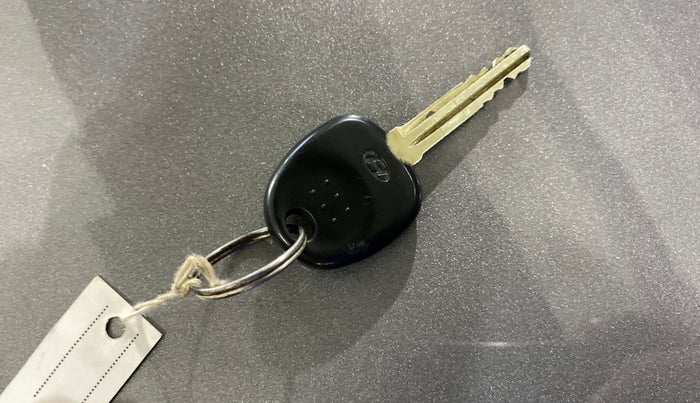 2013 Hyundai Eon MAGNA +, Petrol, Manual, 14,064 km, Key Close Up