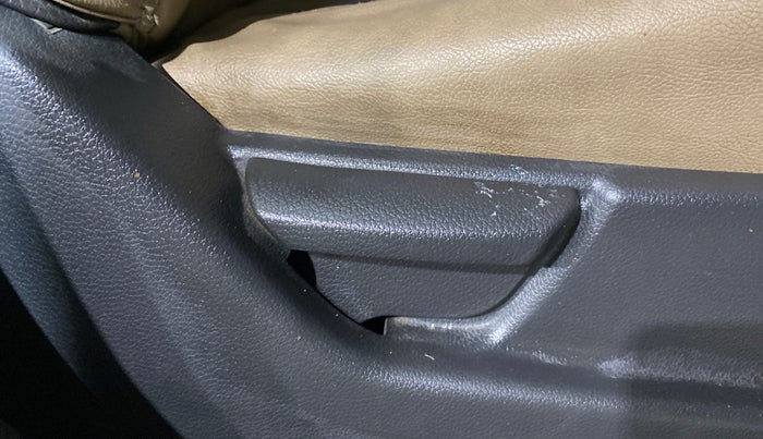 2013 Hyundai Eon MAGNA +, Petrol, Manual, 14,064 km, Driver Side Adjustment Panel