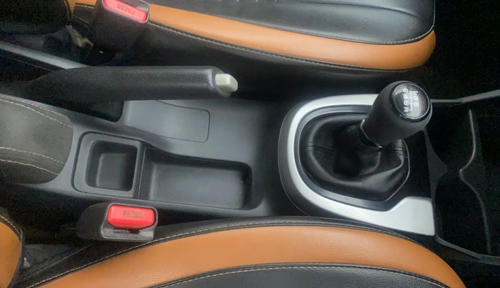 2018 Honda WR-V 1.5L I-DTEC VX MT, Diesel, Manual, 1,46,506 km, Gear Lever