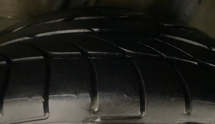 2018 Honda WR-V 1.5L I-DTEC VX MT, Diesel, Manual, 1,46,506 km, Left Rear Tyre Tread